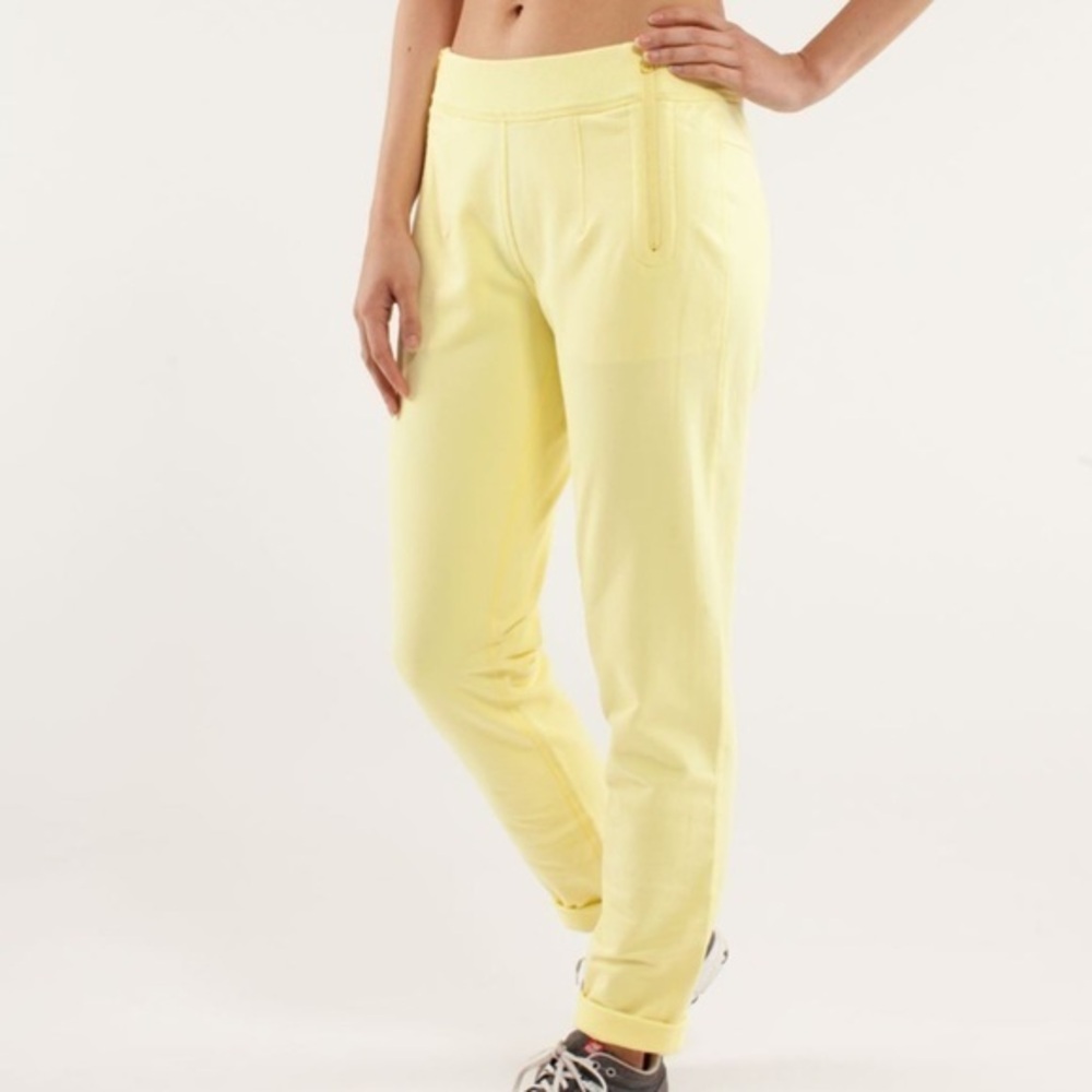 Lululemon Rejuvintae sweat pants size 2